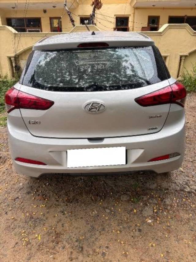 https://images10.gaadi.com/usedcar_image/4623782/original/processed_c4d6f545-0d4d-422e-9420-14461621d1e4.jpeg?imwidth=6401