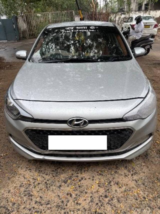 https://images10.gaadi.com/usedcar_image/4623782/original/processed_f85af448-6e5d-4054-9440-9b6bfd53cfbd.jpeg?imwidth=6400