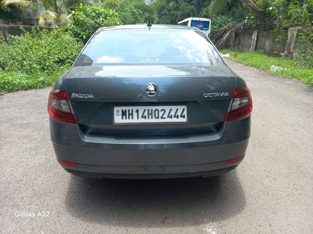 https://images10.gaadi.com/usedcar_image/4623783/original/processed_ba0475cf3204890999cb1143f9f748a8.jpeg?imwidth=6402