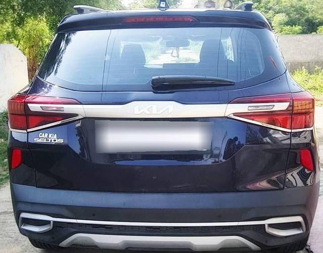 https://images10.gaadi.com/usedcar_image/4623792/original/processed_3feea2c6-acc3-47f1-88ff-7ed970cee475.jpg?imwidth=6401