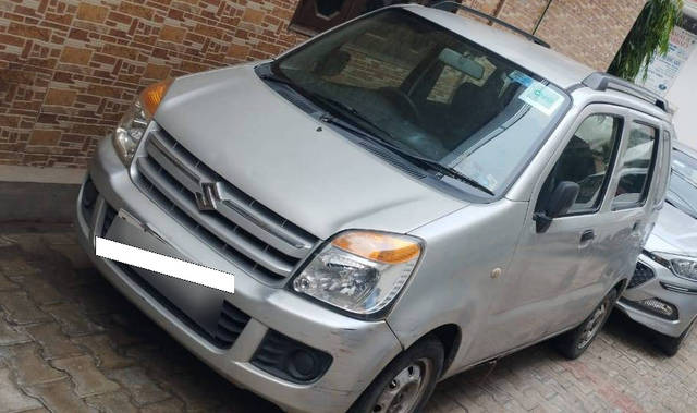 https://images10.gaadi.com/usedcar_image/4623797/original/processed_46c1e7c7-5193-43cc-82e1-bd0fa02dfde3.png?imwidth=6401
