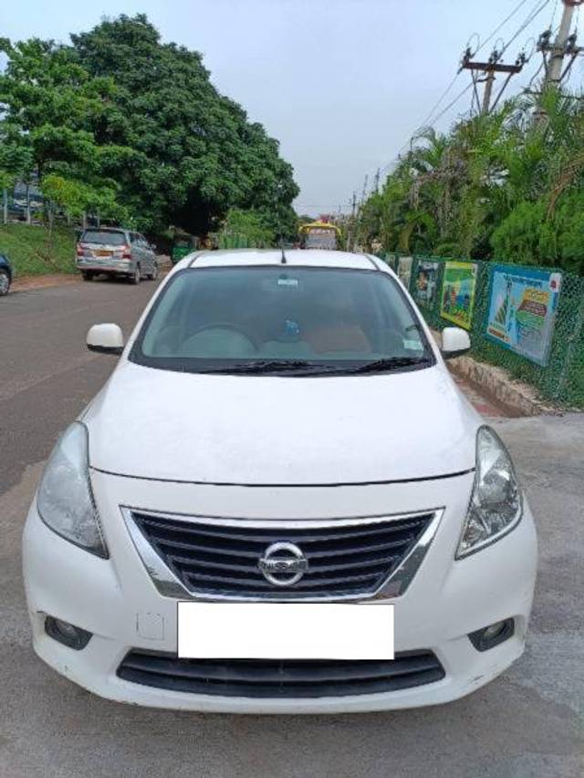 https://images10.gaadi.com/usedcar_image/4623837/original/processed_b0cb7154-a22f-4ecb-85eb-6dae6ed647f7.jpg?imwidth=6400