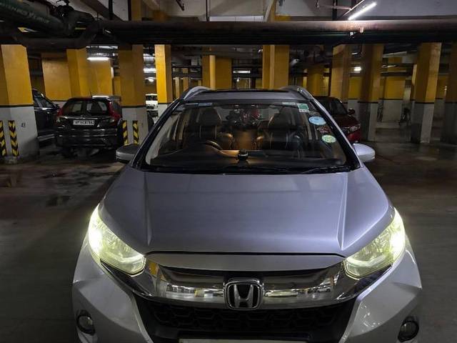 https://images10.gaadi.com/usedcar_image/4623839/original/processed_d2b4eab3-3a9f-4ba0-9784-7899691ebde3.jpeg?imwidth=6402