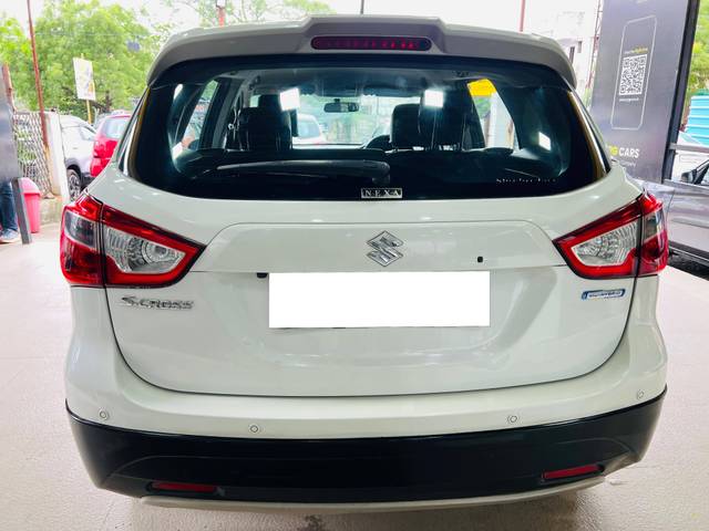 https://images10.gaadi.com/usedcar_image/4623846/original/processed_e85eeee066708f8eb9dd152483d31a61.jpg?imwidth=6402