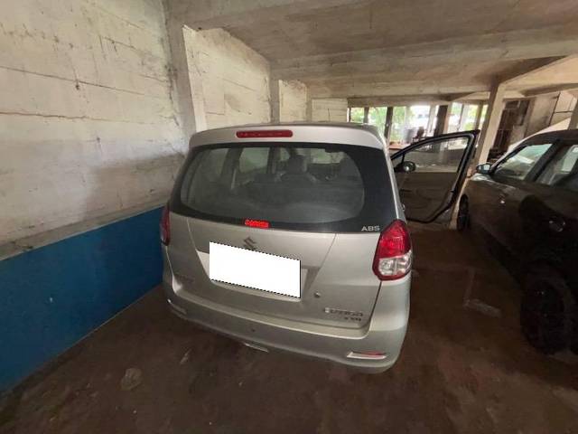 https://images10.gaadi.com/usedcar_image/4623849/original/processed_fd2588f3-b5ae-4b46-ad27-13001d63e1c5.jpeg?imwidth=6402