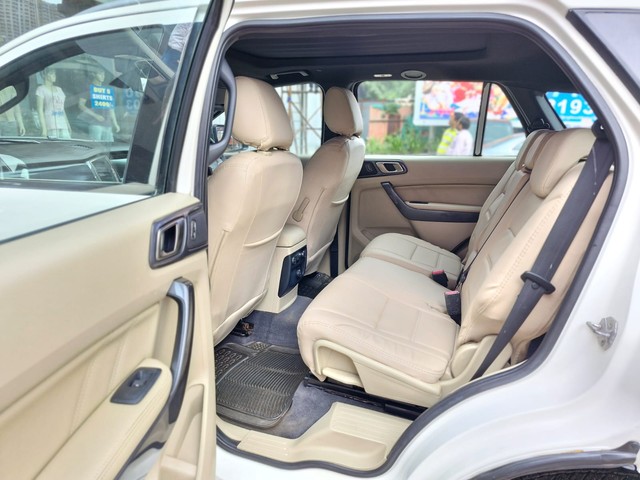 Second-hand 2017 Ford Endeavour 3.2 Titanium AT 4X4 for sale in Mumbai-9