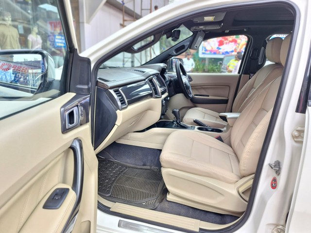 Second-hand 2017 Ford Endeavour 3.2 Titanium AT 4X4 for sale in Mumbai-8