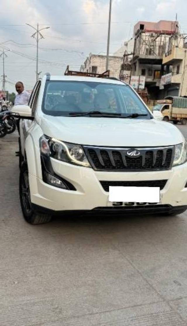 https://images10.gaadi.com/usedcar_image/4623872/original/processed_fb24d849-70fe-4c41-a7ce-aa7faec2e968.jpeg?imwidth=6400