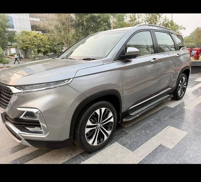 https://images10.gaadi.com/usedcar_image/4623875/original/processed_97ee9c3146cc28025a2f0532765f5209.jpg?imwidth=6400