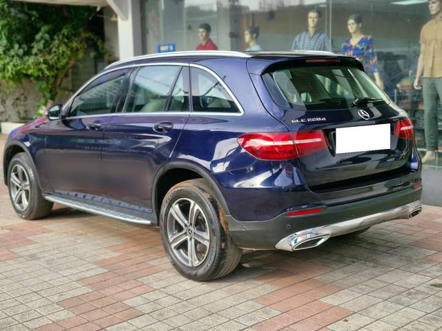 https://images10.gaadi.com/usedcar_image/4623884/original/processed_86d3cef5bf09056b8fb5f619ac205807.jpg?imwidth=6402