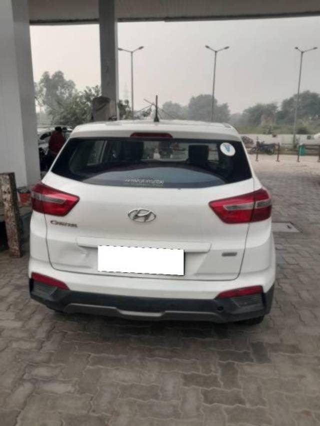 https://images10.gaadi.com/usedcar_image/4623897/original/processed_2c875902-1054-4c51-a892-911f5da954d8.jpg?imwidth=6401