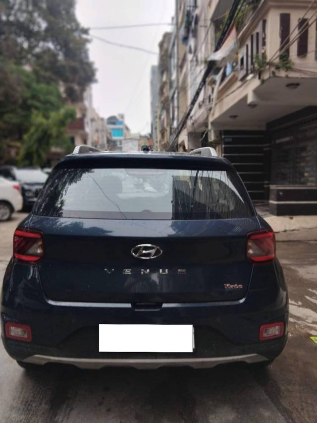 https://images10.gaadi.com/usedcar_image/4623906/original/processed_2133b4e21f9086fcb27b497c872a1e75.jpg?imwidth=6402