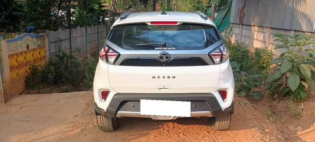 https://images10.gaadi.com/usedcar_image/4623911/original/processed_c21cdcff-9a3d-4b54-83cb-5d77648faf0f.jpg?imwidth=6402