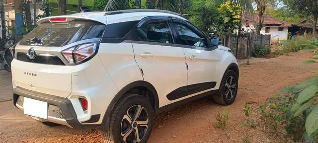 https://images10.gaadi.com/usedcar_image/4623911/original/processed_d7e355d9-93c4-41ac-a838-8d4894093728.jpg?imwidth=6401