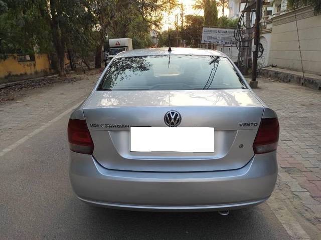 https://images10.gaadi.com/usedcar_image/4623915/original/processed_6a4316af-5cd4-4e89-a7a3-d68e4f71709f.jpeg?imwidth=6401