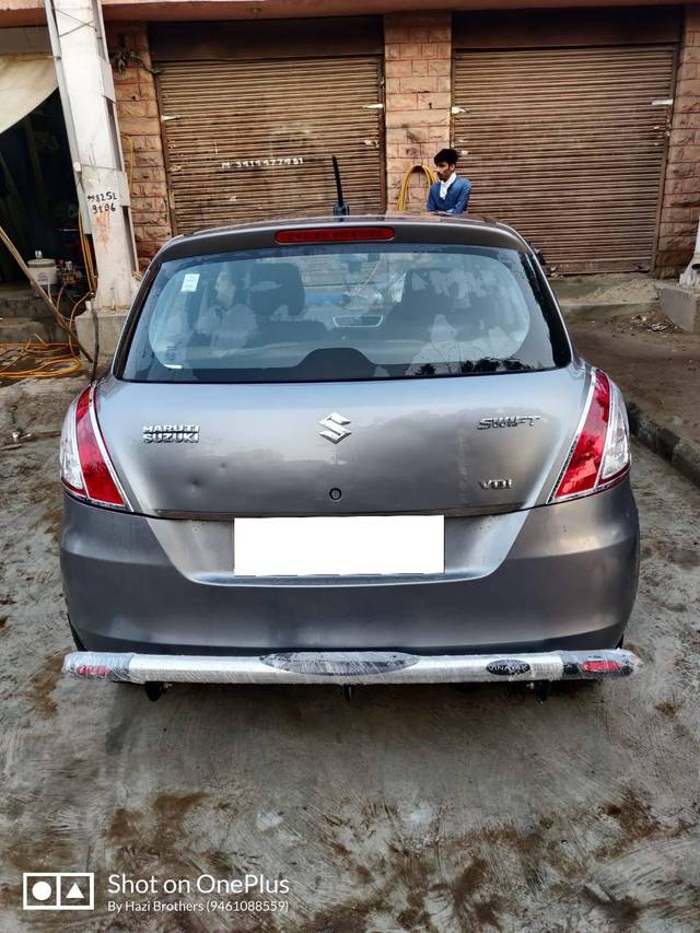 https://images10.gaadi.com/usedcar_image/4623930/original/processed_a2b9ad3c-e67e-44a4-98ca-c4d584bc2d34.jpg?imwidth=6400