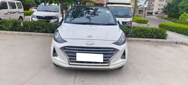 https://images10.gaadi.com/usedcar_image/4623935/original/processed_b7983c5f-293b-454a-afe2-ba73244d6a7e.jpg?imwidth=6401