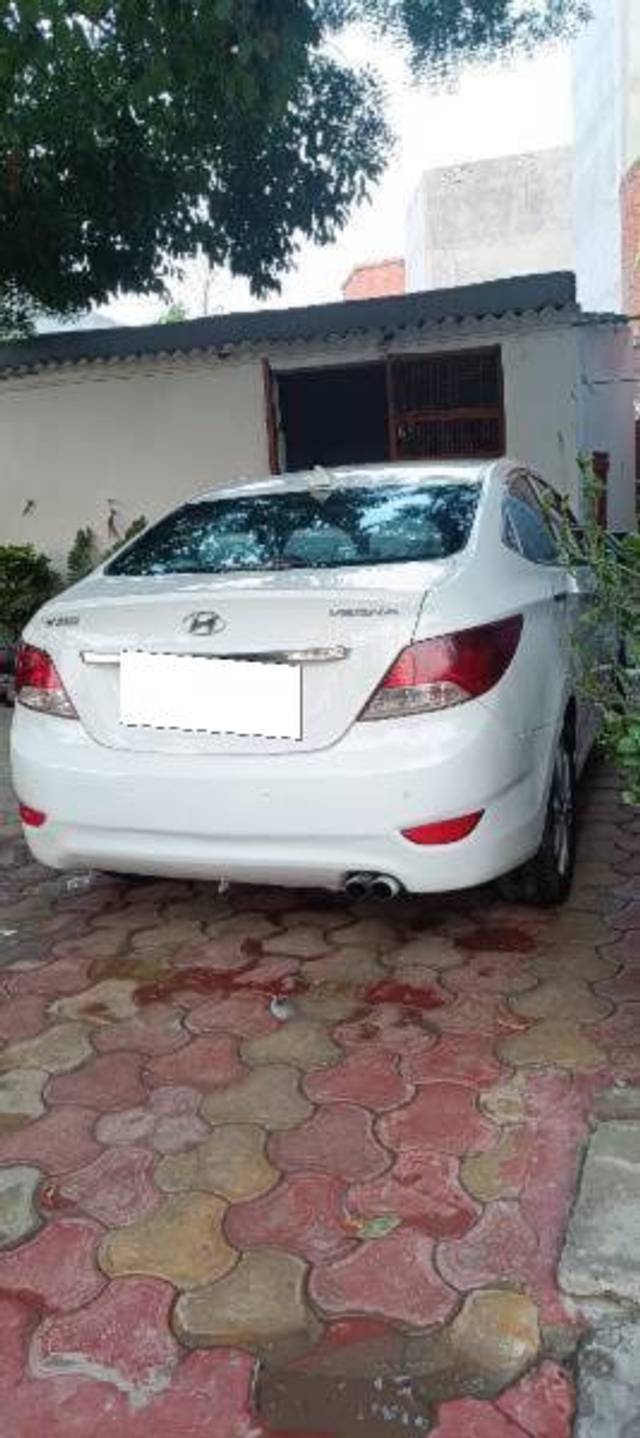 https://images10.gaadi.com/usedcar_image/4623972/original/processed_649e3c98-70dc-4786-b122-6fb196d3b5ed.jpg?imwidth=6401
