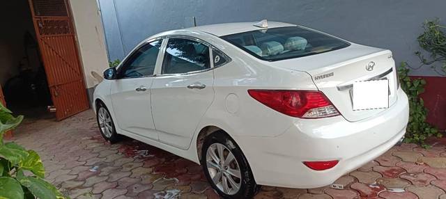 https://images10.gaadi.com/usedcar_image/4623972/original/processed_eda3690a-db2e-4cf7-bdef-6227818f5858.jpg?imwidth=6402
