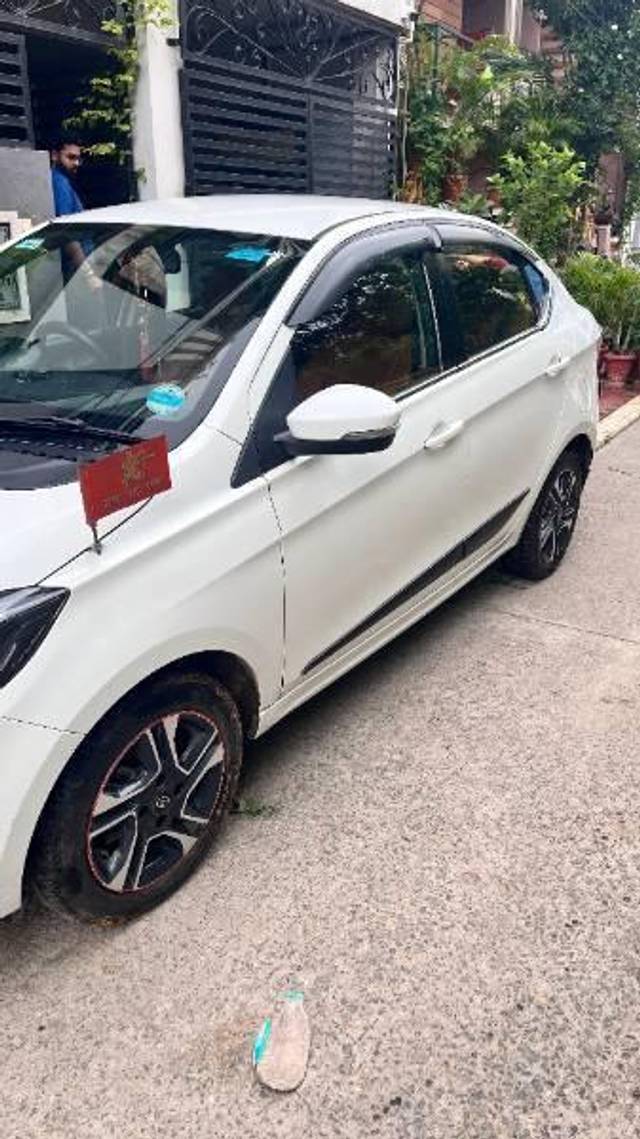 https://images10.gaadi.com/usedcar_image/4623993/original/processed_13a0cd3e-e370-42f2-a3fb-a2491e8e39a8.jpg?imwidth=6400