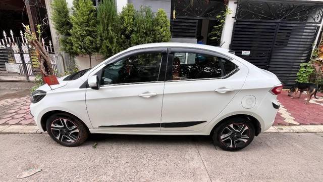 https://images10.gaadi.com/usedcar_image/4623993/original/processed_ec20ec5f-f8a8-4c84-bec5-6d40ccf63af4.jpg?imwidth=6402