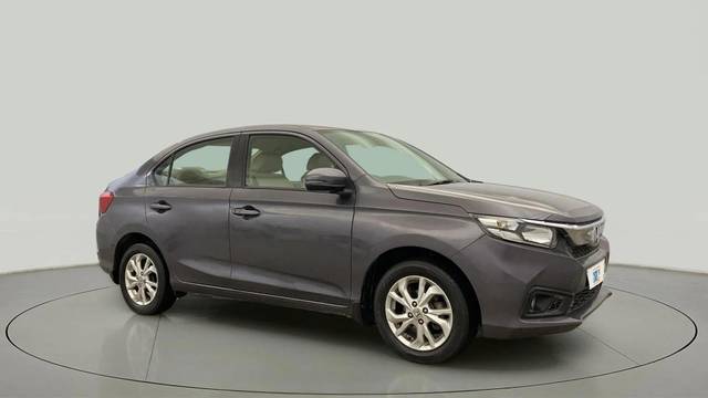 https://images10.gaadi.com/usedcar_image/4624006/original/c92d4d879572dd295b5c37636a278b49.jpg?imwidth=6400