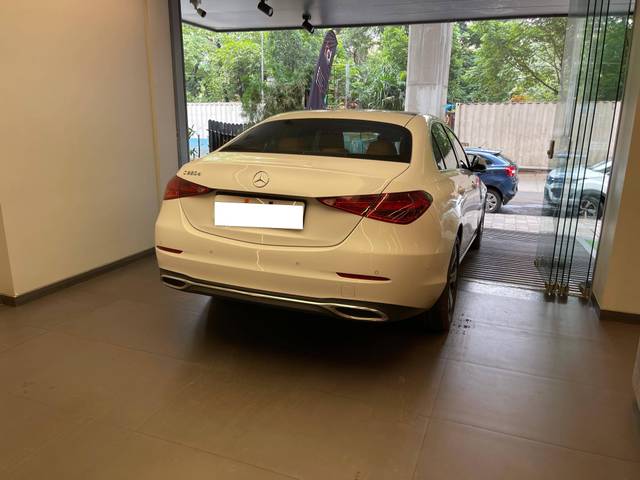 https://images10.gaadi.com/usedcar_image/4624017/original/processed_e1f626edf34b998b7ebd6e0f93814518.jpeg?imwidth=6401