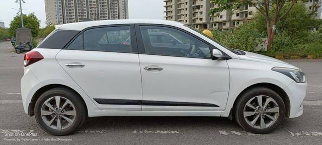https://images10.gaadi.com/usedcar_image/4624039/original/processed_0c07950880ca84fdb9b851814d1e137a.jpg?imwidth=6401
