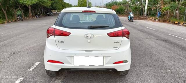 https://images10.gaadi.com/usedcar_image/4624039/original/processed_9867c7fc34a3224818fbfeae9333d63a.jpg?imwidth=6402