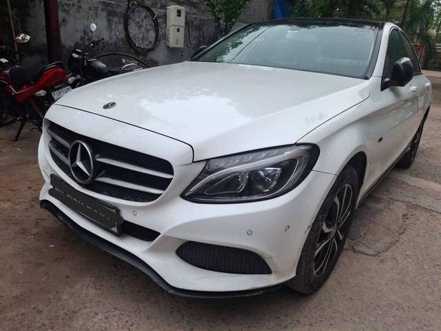 https://images10.gaadi.com/usedcar_image/4624049/original/processed_bb18c58b35e49bfde765bf7d6ded4859.jpg?imwidth=6400