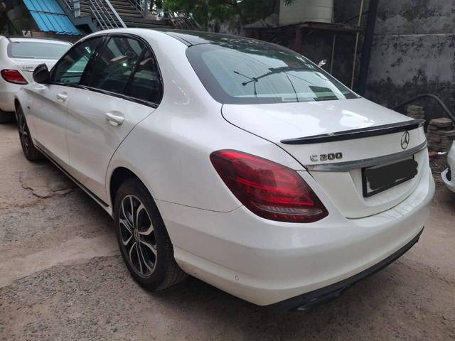 https://images10.gaadi.com/usedcar_image/4624049/original/processed_e55fabb2889e4ca1da750d7fd4e54f03.jpg?imwidth=6402