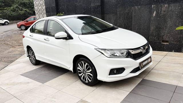 https://images10.gaadi.com/usedcar_image/4624051/original/processed_d4679f63b40bfc8aebe70a8bdf5bb207.jpg?imwidth=6400