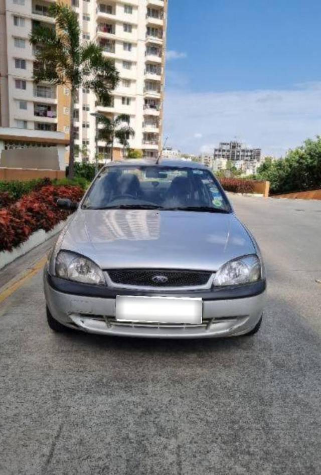 https://images10.gaadi.com/usedcar_image/4624053/original/processed_processed_b259fd44-0247-4d15-b83a-65ef3a3fd2e4.jpg?imwidth=6400