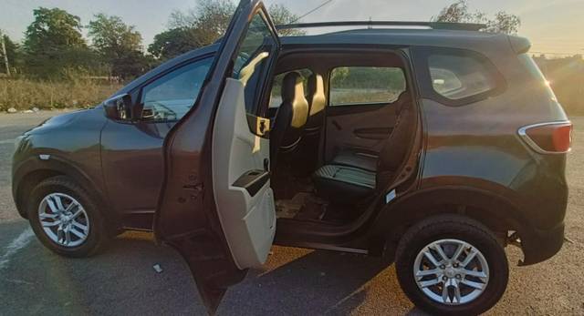 https://images10.gaadi.com/usedcar_image/4624058/original/4f95587f47b0ee4b8f338515f765b636.jpg?imwidth=6402