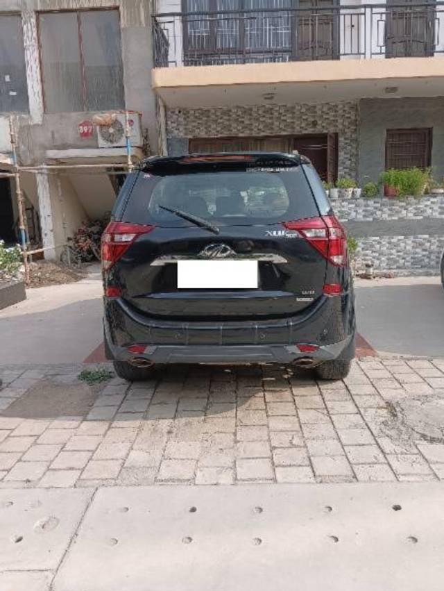 https://images10.gaadi.com/usedcar_image/4624077/original/processed_6331f2cd-6f18-4afc-8303-101f8554ffa8.jpg?imwidth=6401