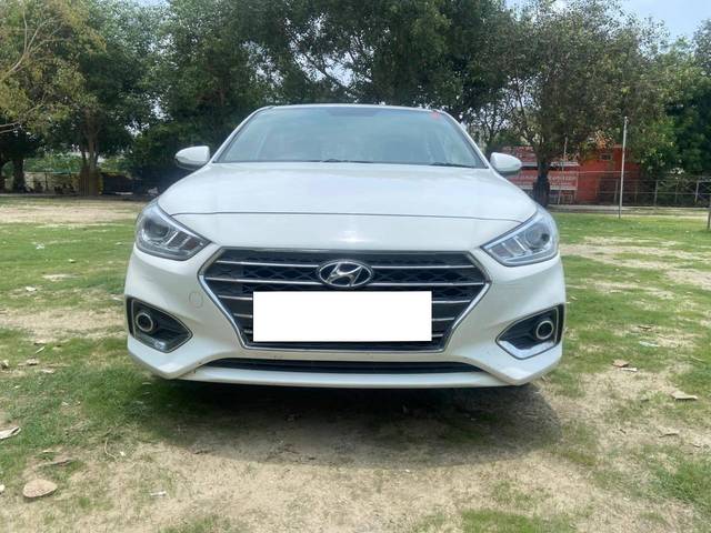 https://images10.gaadi.com/usedcar_image/4624086/original/processed_0e008dc3b17608b02d2205b7b6900b3e.jpg?imwidth=6400