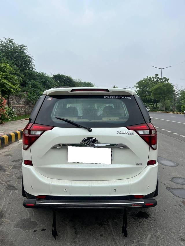 https://images10.gaadi.com/usedcar_image/4624092/original/processed_d097ac47c246d77d53079e6bcd179af0.jpg?imwidth=6402