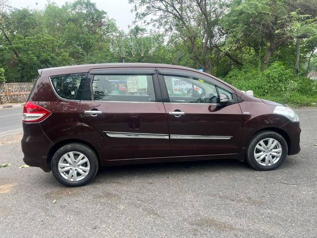 https://images10.gaadi.com/usedcar_image/4624096/original/processed_07d97e67dc5ebe9c4640bcc5877c0e57.jpg?imwidth=6401