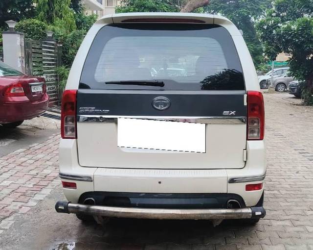 https://images10.gaadi.com/usedcar_image/4624129/original/processed_e472ea62-edbe-4b97-a036-e5e932487ede.jpg?imwidth=6402