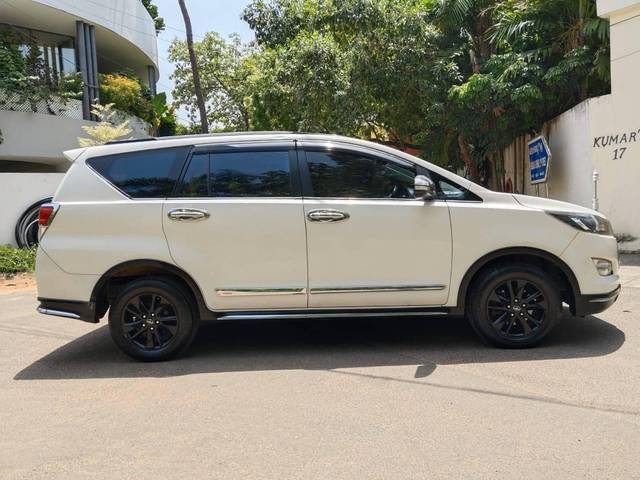 https://images10.gaadi.com/usedcar_image/4624160/original/processed_6dc55fe0f0a77b46770169ca0f179bed.jpg?imwidth=6401