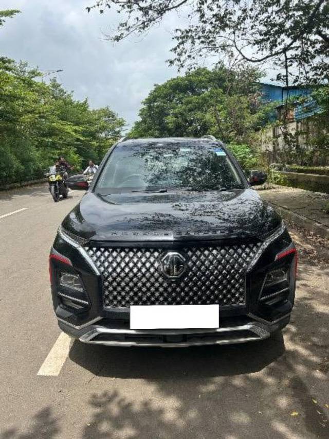 https://images10.gaadi.com/usedcar_image/4624168/original/processed_e5f653a1-6226-4dda-aca8-a9704a3b7883.jpeg?imwidth=6401
