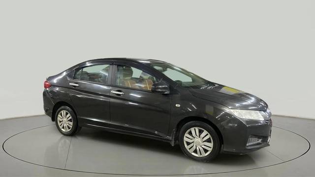 https://images10.gaadi.com/usedcar_image/4624185/original/f64df16a4080c6a25cf99e4b2a35126e.jpg?imwidth=6400