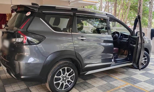 https://images10.gaadi.com/usedcar_image/4624192/original/9d1c0bbc-51c1-477f-afd9-3bba0d85643d.png?imwidth=6401