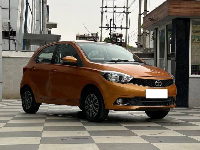 https://images10.gaadi.com/usedcar_image/4624208/original/processed_02f278dcb79182f138f3bde147b3d1fd.jpg?imwidth=6400