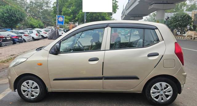 https://images10.gaadi.com/usedcar_image/4624215/original/processed_53b18c5195fdc911a6583108d9694c38.jpg?imwidth=6401