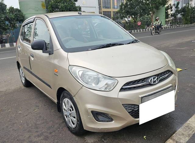 https://images10.gaadi.com/usedcar_image/4624215/original/processed_9f171dad04d52982626aac15355a6762.jpg?imwidth=6400