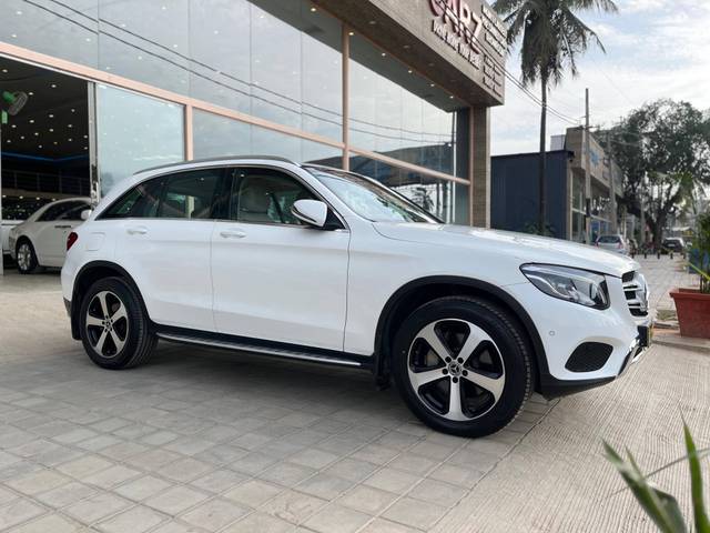 https://images10.gaadi.com/usedcar_image/4624217/original/processed_74d549e486219f6b7e42f40d2f72cf63.jpg?imwidth=6400
