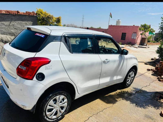 https://images10.gaadi.com/usedcar_image/4624219/original/processed_c778c9b8-9794-4828-82ff-7b4540716146.png?imwidth=6402
