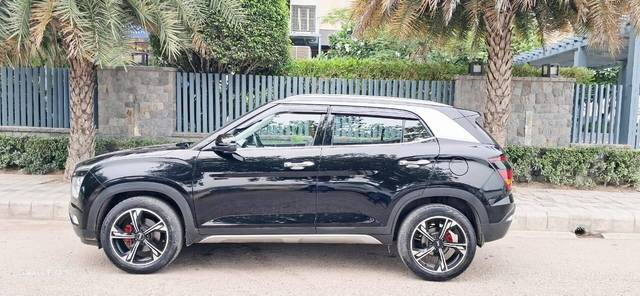 https://images10.gaadi.com/usedcar_image/4624224/original/processed_188f138af8a7d24dd4878991ff48a32c.jpg?imwidth=6402