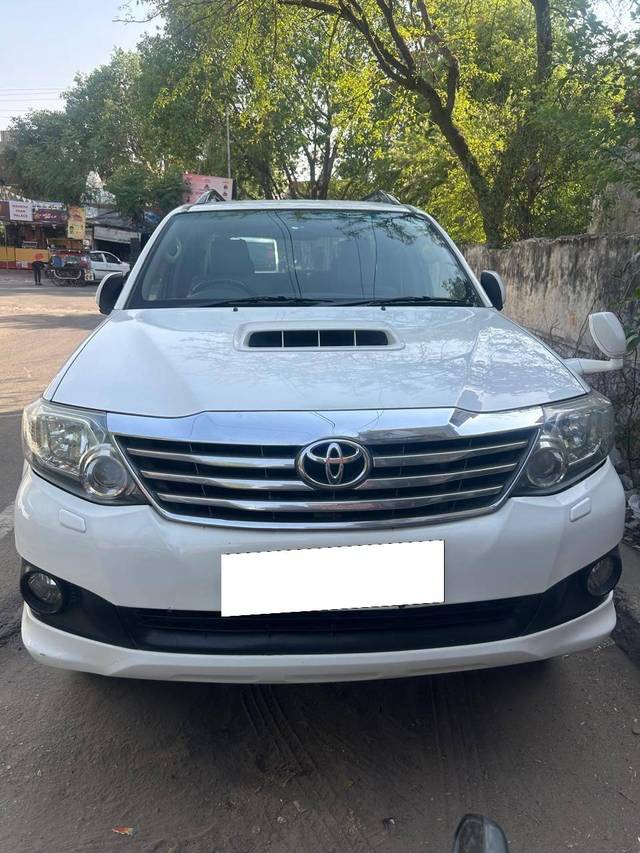 https://images10.gaadi.com/usedcar_image/4624236/original/processed_4a79feebc585caab3c7da0cb232809e9.jpg?imwidth=6402